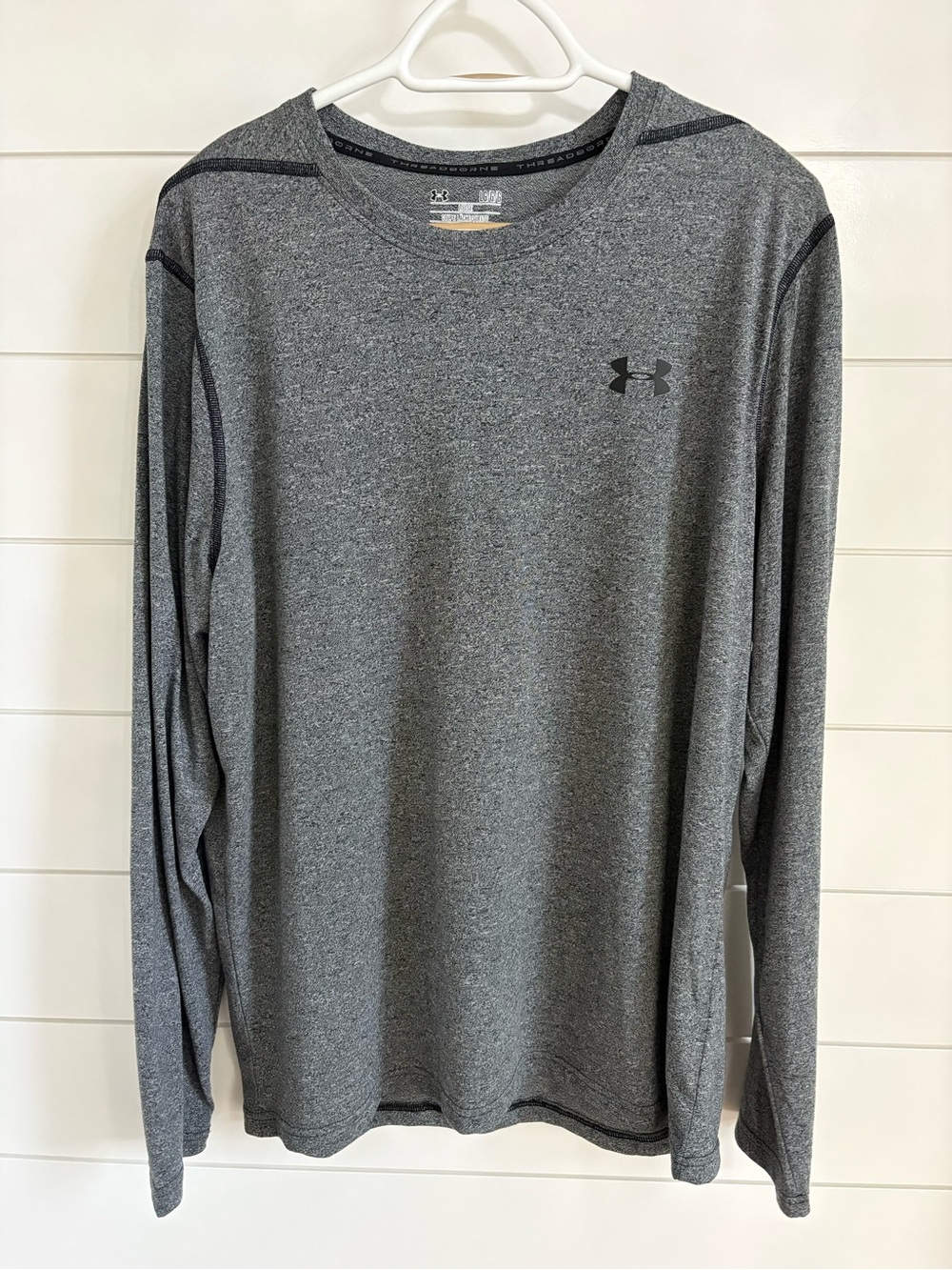 Under Armour Men’s Long Sleeve Gray Performance Tee
